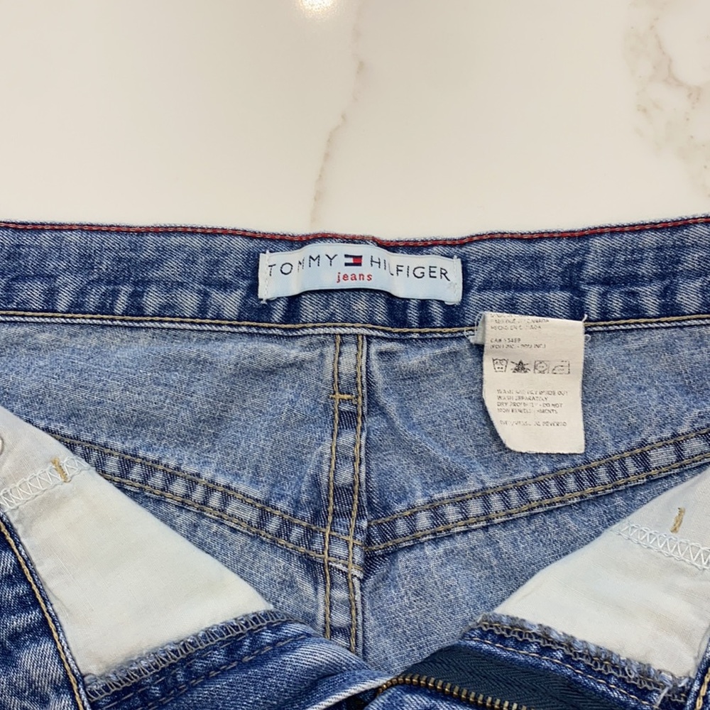 Tommy Hilfiger - Picture 3 of 3